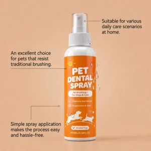 Flacone spray con etichetta arancione su sfondo beige, con indicazioni per una facile cura quotidiana.