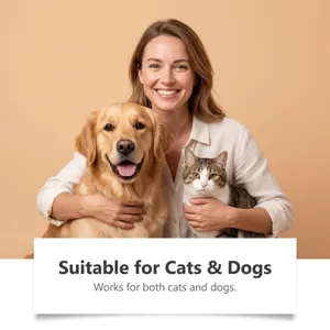 Donna con un golden retriever e un gatto tigrato; il testo indica che è adatto a entrambi