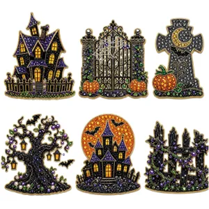 Set van zes Halloween-decoraties met strass: spookhuis, poort, grafsteen en kasteel