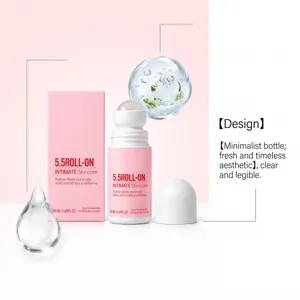 Frasco roll-on rosa de 50 ml con caja a juego y tapa blanca sobre un fondo rosa suave.