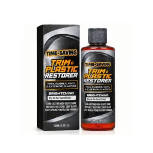 Rinnovatore per plastiche e modanature auto, flacone da 100 ml accanto alla confezione nera