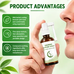 Una mano tiene uno spray orale ambrato da 20 ml vicino a un viso, su sfondo verde chiaro con foglie