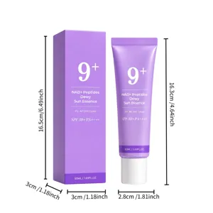 Tube violet d’essence solaire et boîte assortie présentés côte à côte sur fond blanc, avec SPF 50+.