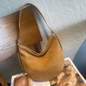 Sac Bandoulière Rétro en Daim pour Femme Vintage Cuir de Vachette Nubuck Sac Croissant Épaule Couleur Unie
