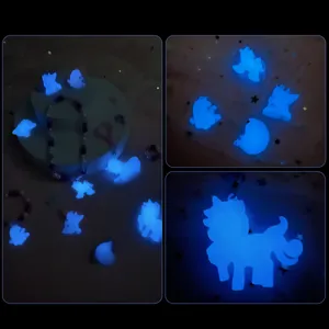 DIY-Armbandanhänger aus nachtleuchtendem Harz mit blau leuchtendem Einhorn, Tieren und Mond