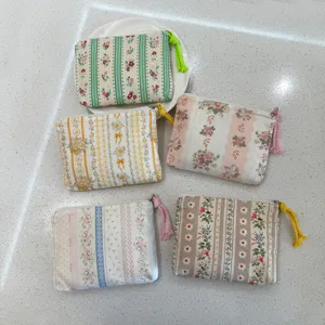 French Pastoral Floral Fabric Coin Purse Women Retro Cotton Linen Pouch Portable Lipstick Earphone Organizer Mini Makeup Bag With Tassel
