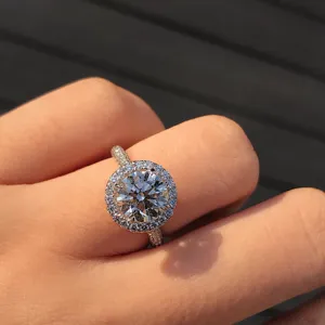 Luxurious 1 Carat Round Cut Moissanite Ring For Women Gold-Plated Copper Paved Engagement Wedding Ring Niche Design Jewelry