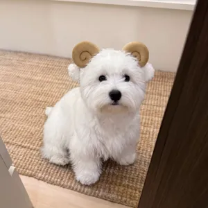 Chapeau Rigolo en Peluche avec Cornes de Chèvre pour Animaux Couvre-Chef d'Hiver Chaud Bandeau Oreilles de Mouton pour Chiens Chats