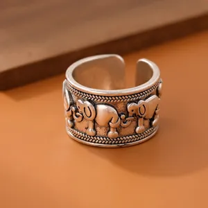 Vintage Wide Band Elephant Relief Open Ring For Women Antique Silver Plated Copper Distressed Bohemian Ethnic Animal Adjustable Finger Ring Gift