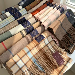 Women's Plaid Scarf Wool Blend Warm Winter Soft Tassel Shawl Wrap British Style High-End Check Scarf For Men Women Daily Outdoor Gift