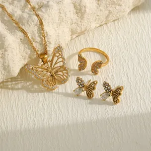 Ensemble de Bijoux Papillon en Acier Inoxydable avec Zirconia pour Femmes Plaqué Or 18K Pendentif Papillon Collier Bague Réglable Boucles d'Oreilles Accessoires de Mode Boutique