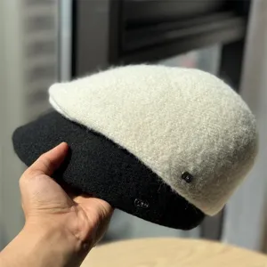 Béret Vintage en Mélange de Laine pour Femme Chaud Hiver Mode Casquette Newsboy Rétro Artiste Peintre Chapeau Avec Décoration en Métal Réglable