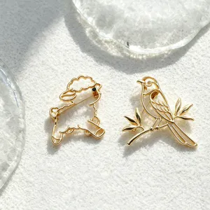 Spilla Minimalista in Metallo per Uomo Donna Lega di Zinco Oro Argento Rosa Tulipano Pecora Uccello Forma Vestiti Corpetto Gioiello