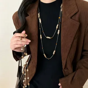 Collier Double Couche Vintage en Alliage avec Perle Artificielle et Pierre Oeil de Tigre Chaîne de Pull Style Maillard pour Femmes Bijoux