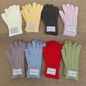 Women Cable Knit Winter Gloves Warm Knitted Full Finger Mittens With Fashion Label Soft Polyester Jacquard Gloves For Outdoor Cold Weather