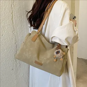 Retro Grote Capaciteit Tote Bag Voor Vrouwen Imitatiesuède PU Leer Schoudertas Voor Dagelijks Woonwerkverkeer Met Hanger