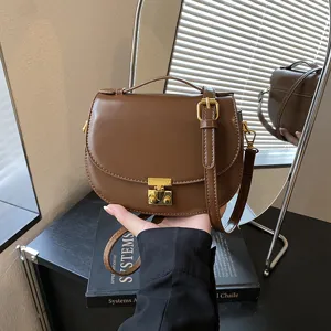 Bolso de Silla Vintage de Cuero PU para Mujer Retro Crescent Bolso Bandolera Con Herrajes Dorados Moda Pequeño Bolso de Mano
