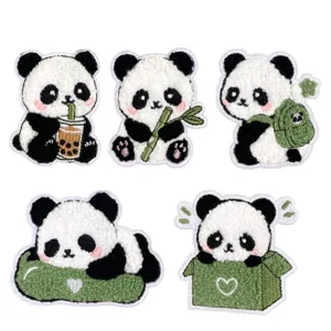 Écussons en Broderie de Serviette Panda Mignons pour Décoration de Vêtements DIY Feutre Chenille pour Sacs Chapeaux Sacs à Dos