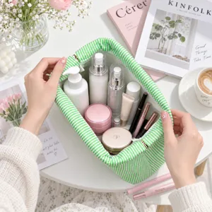 Large Capacity Seersucker Cloud Makeup Bag Women Portable Striped Toiletry Organizer Handbag For Travel Storage Pouch Cosmetic Bag