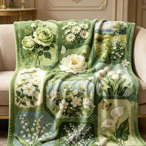 Motifs floraux verts avec roses, marguerites et lys sur un plaid doux posé sur un canapé