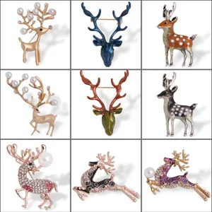 Vintage Zinc Alloy Rhinestone Christmas Reindeer Brooch For Women Artificial Pearl Enamel Deer Head Animal Pin Fashion Accessory