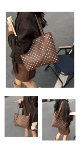 Tre viste in strada mostrano una borsa marrone a pois bianchi, portata a spalla e a mano.