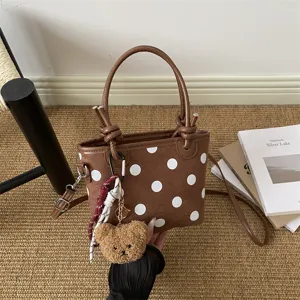 Piccola Borsa a Secchiello a Pois per Donna Borsa a Mano Effetto Camoscio Borsa a Tracolla Con Ciondolo a Orsetto Borsa Casual da Pendolare