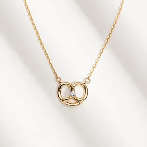 925 Sterling Silver Plated 18K Gold Pretzel Heart Pendant Necklace Intertwined Love Zirconia Jewelry For Women Daily Wear