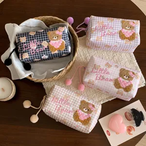 Koreanischer Stil Kariert Bär Kosmetiktasche Niedlich Pelzball Große Kapazität Polyester Reise Toilettenartikel Organisator Aufbewahrungstasche