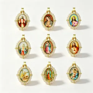Pendentif Seul (Sans Chaîne) Icône Religieuse Ovale Rétro Cuivre Plaqué Or 18K Perle Artificielle Bordure Tressée Vierge Marie Jésus Pendentif pour Fabrication Collier Bracelet DIY