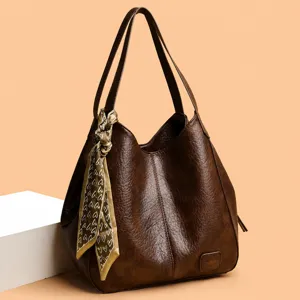 Mode Vrouwen PU Leer Tote Bag Grote Capaciteit Minimalistische Schoudertas Met Hartpatroon Zijden Sjaal Decor Woon-werkverkeer Handtas
