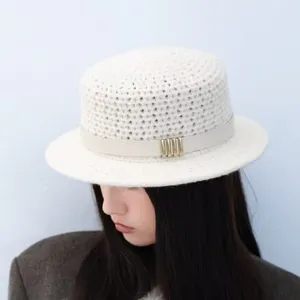 Women Woven Flat Top Fedora Hat Autumn Winter French Retro Polyester Bucket Hat With Leather Belt Metal Buckle Sun Protection Cap
