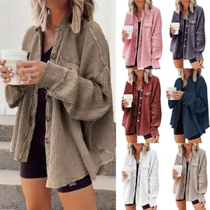 Dames Wafel Gebreide Shacket Polyester Knoopsluiting Revers Jas Met Zakken Oversized Casual Lange Mouw Bovenkleding Top