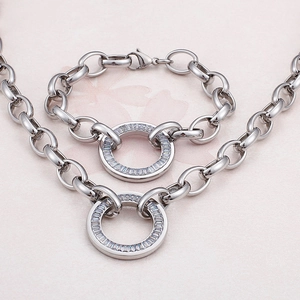 Silver chunky chain jewelry set with round pendants and cubic zirconia stones