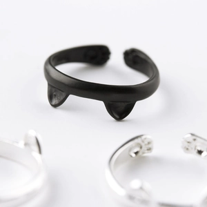 Niedliche Katzenohren-Ringe in Mattschwarz und Silber, verstellbare offene Form