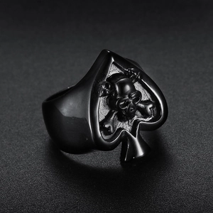 Retro black spade ring with embossed skull and crossbones for men, punk biker jewelry