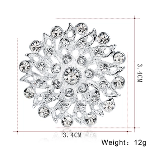 Silver flower brooch with clear rhinestones, 3.4cm diameter and 12g weight main view