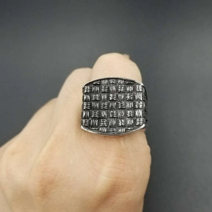 Vintage braided mesh design wide band ring for men in antique silver finish on hand