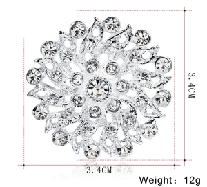 Detail view of heart-shaped rhinestone brooch with dimensions 3.4CM and 12g weight