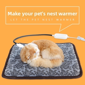 Coussin chauffant imperméable pour animaux avec motif gris et cordon d'alimentation protégé