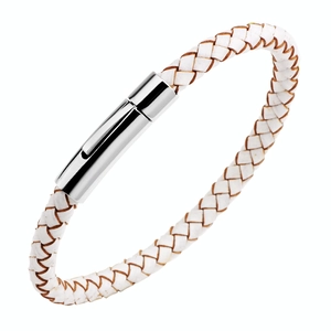 Bracelet en cuir tressé blanc avec fermoir magnétique en argent poli sur fond blanc