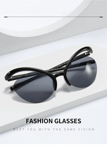 Détail de la charnière avec modèle S1226 C1 et marquage CE sur lunettes papillon