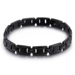 Bracelet minimaliste en acier inoxydable noir mat pour hommes avec design industriel