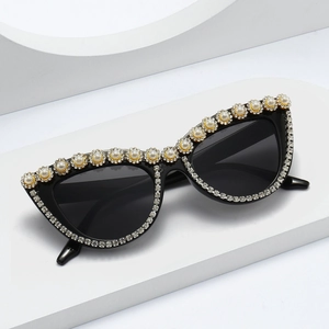 Women Retro Cat Eye Sunglasses With Rhinestone And Artificial Pearl Luxury Party Decorative Eyewear PC Frame Trendy