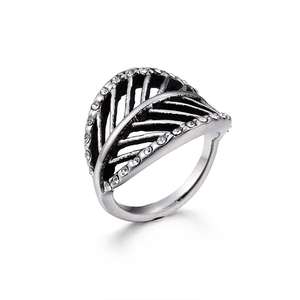 Vintage titanium steel feather ring with white rhinestones in retro silver finish
