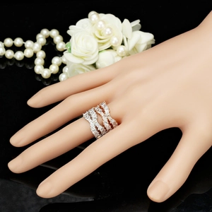 Bague croisée bicolore étincelante avec des pierres de zircone rectangulaires pour femme
