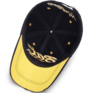 Schwarz-gelbe Distressed Baseballkappe mit BAT-Stickerei und verstellbarem Metallverschluss