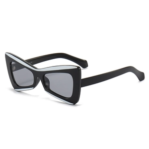 Chic butterfly butterfly sunglasses with black frames and white edge details for women