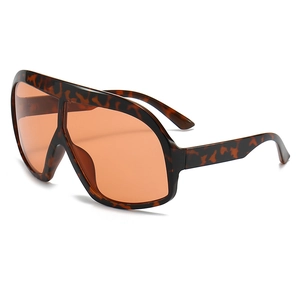 Retro oversized tortoiseshell sunglasses with orange lenses and wide fashion frames