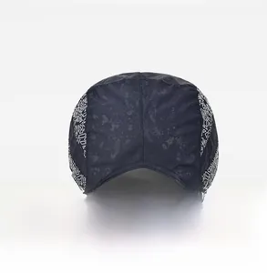 Vue arrière d'une casquette de sport à séchage rapide avec boucle réglable et imprimé